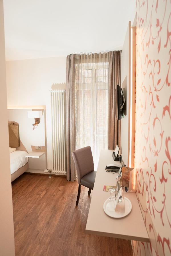 אטלינגן Stadthotel Engel מראה חיצוני תמונה