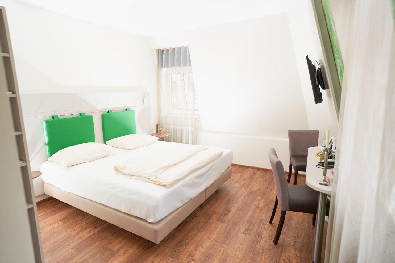 אטלינגן Stadthotel Engel מראה חיצוני תמונה