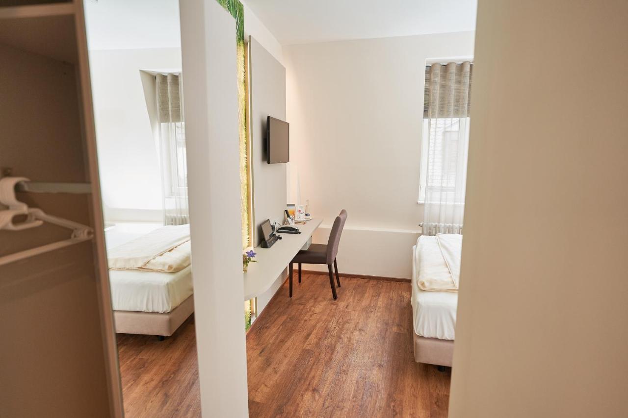 אטלינגן Stadthotel Engel מראה חיצוני תמונה
