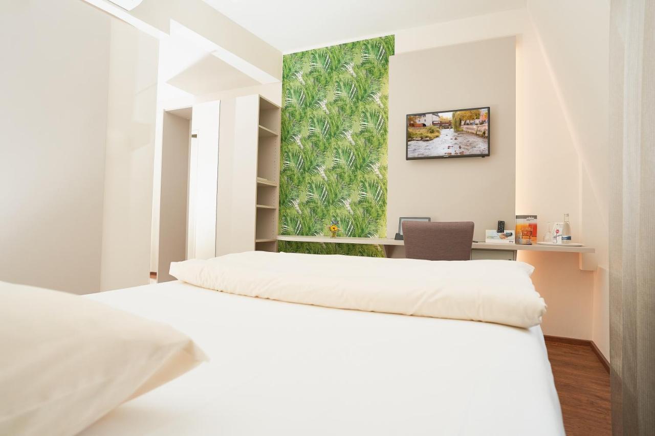 אטלינגן Stadthotel Engel מראה חיצוני תמונה