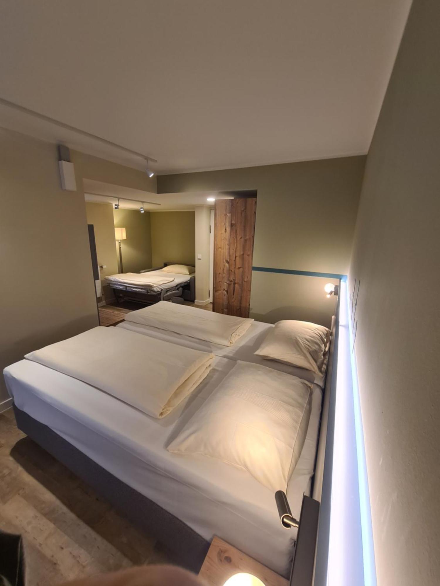 אטלינגן Stadthotel Engel מראה חיצוני תמונה