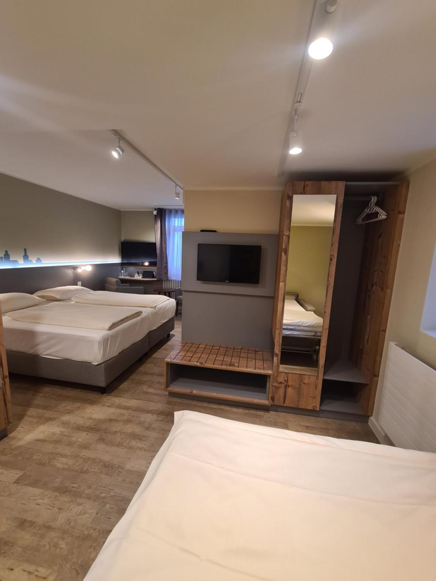 אטלינגן Stadthotel Engel מראה חיצוני תמונה