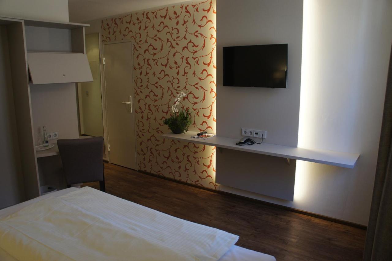 אטלינגן Stadthotel Engel מראה חיצוני תמונה