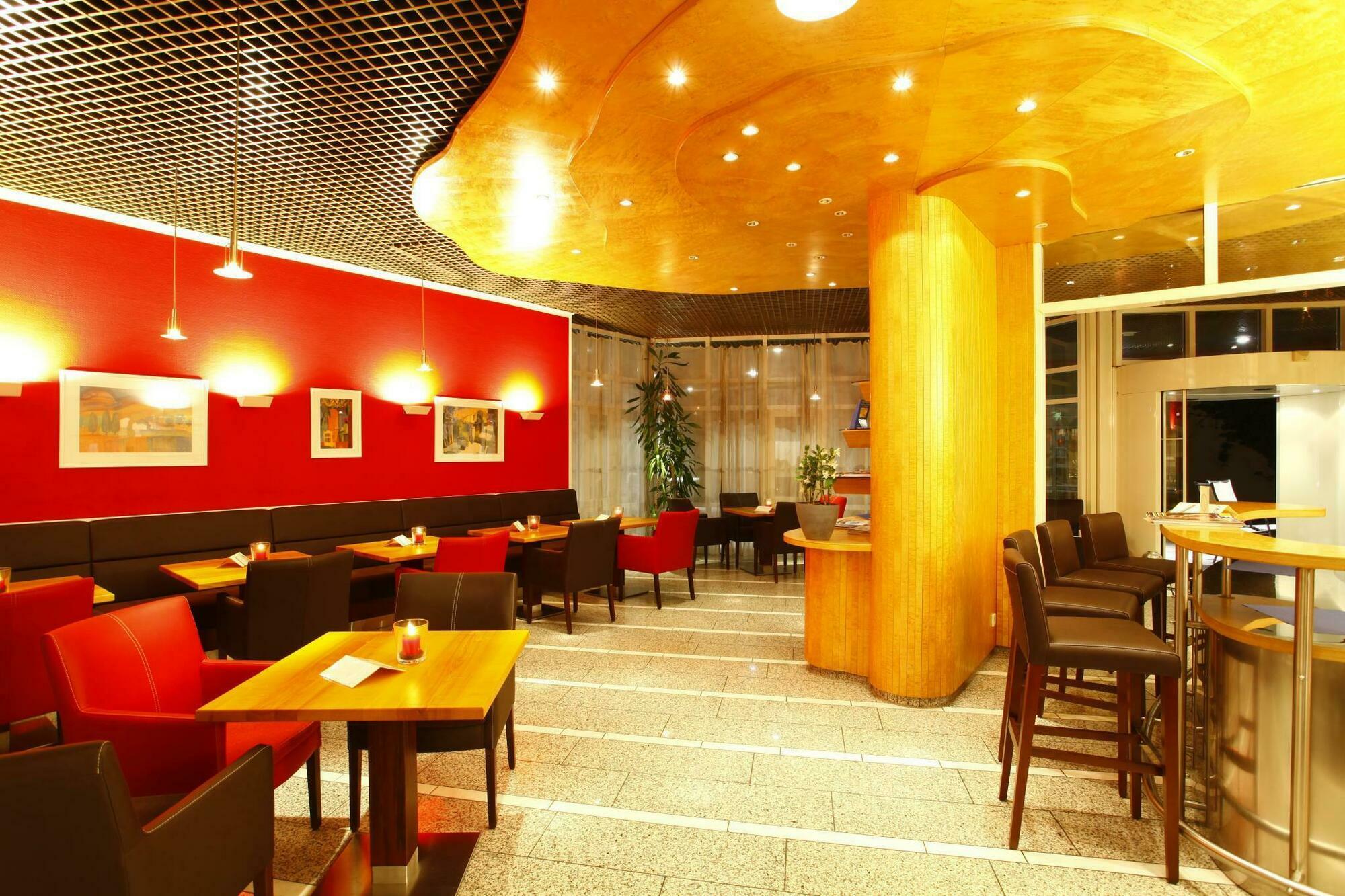 אטלינגן Stadthotel Engel מראה חיצוני תמונה